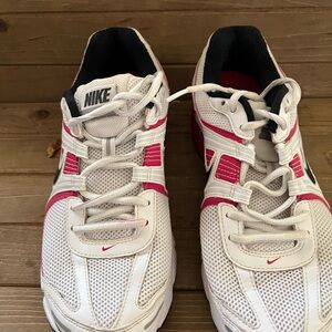 Nike Womens Dart 10 Lace Up Low Top White Running Shoes Size 10